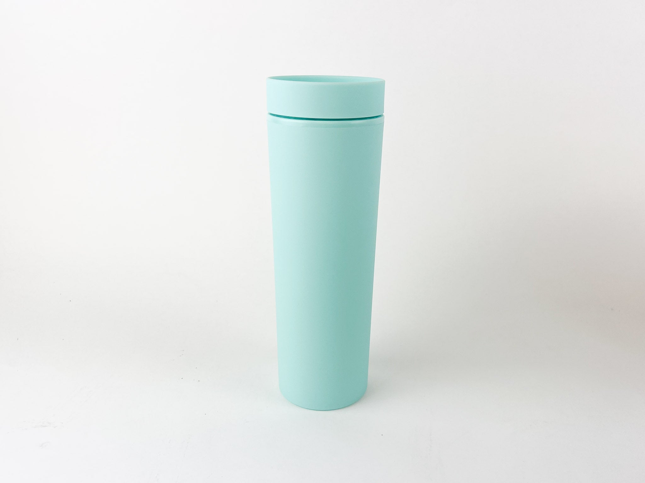 STRATA Cups in all colors with a straw and lid!