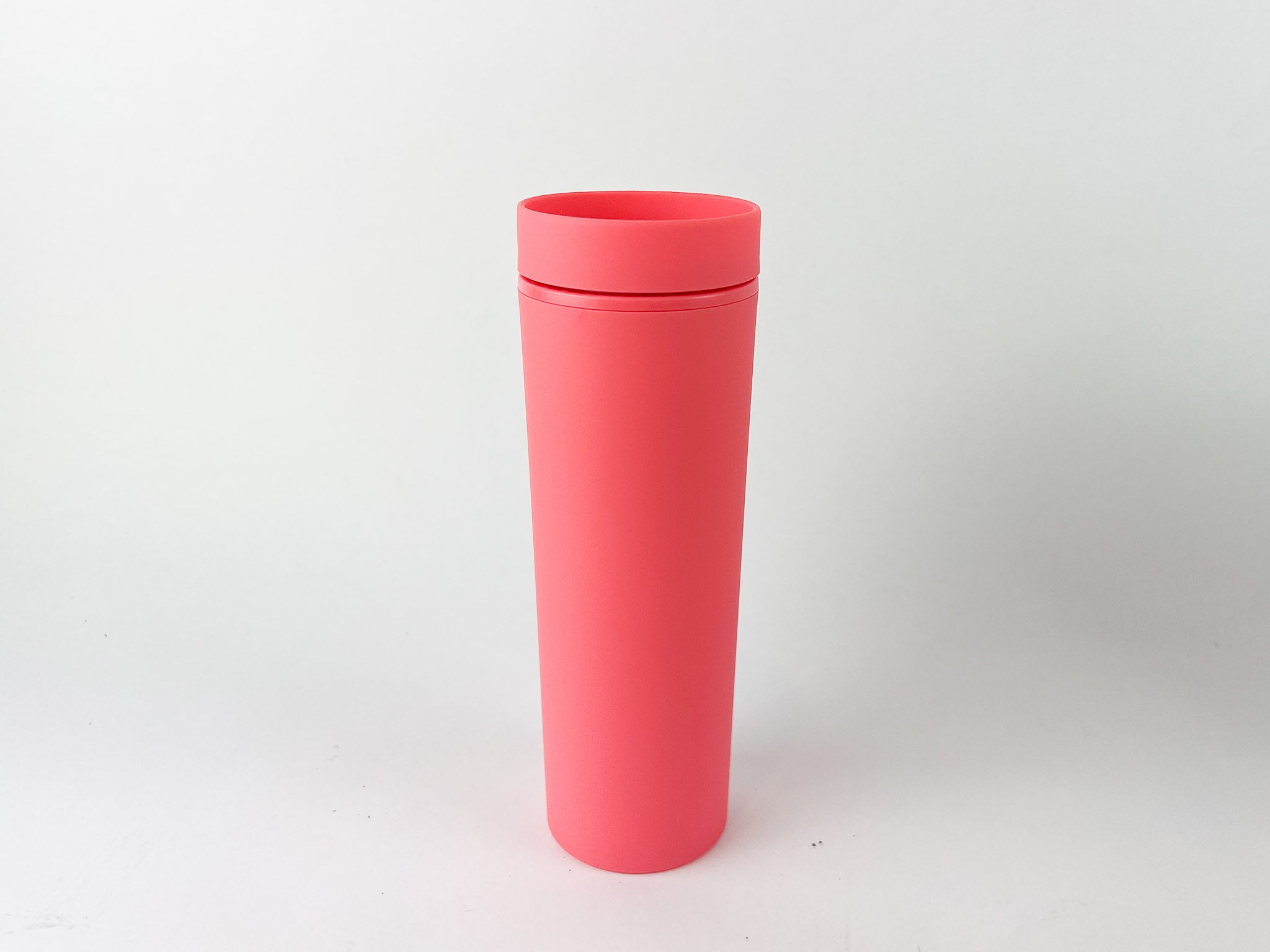 STRATA Cups in all colors with a straw and lid!