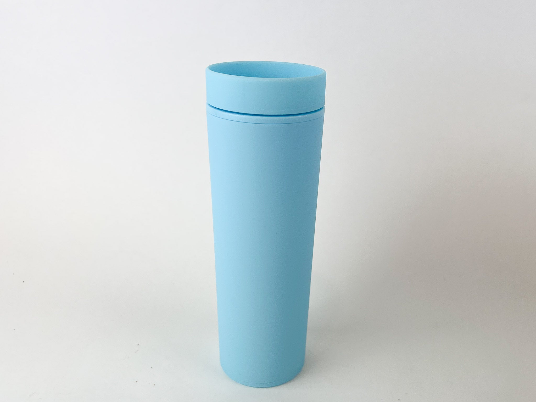 STRATA Cups in all colors with a straw and lid!